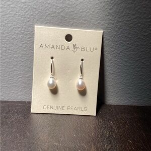 NWT Amanda Blu  Silver Pearl Drop Earrings